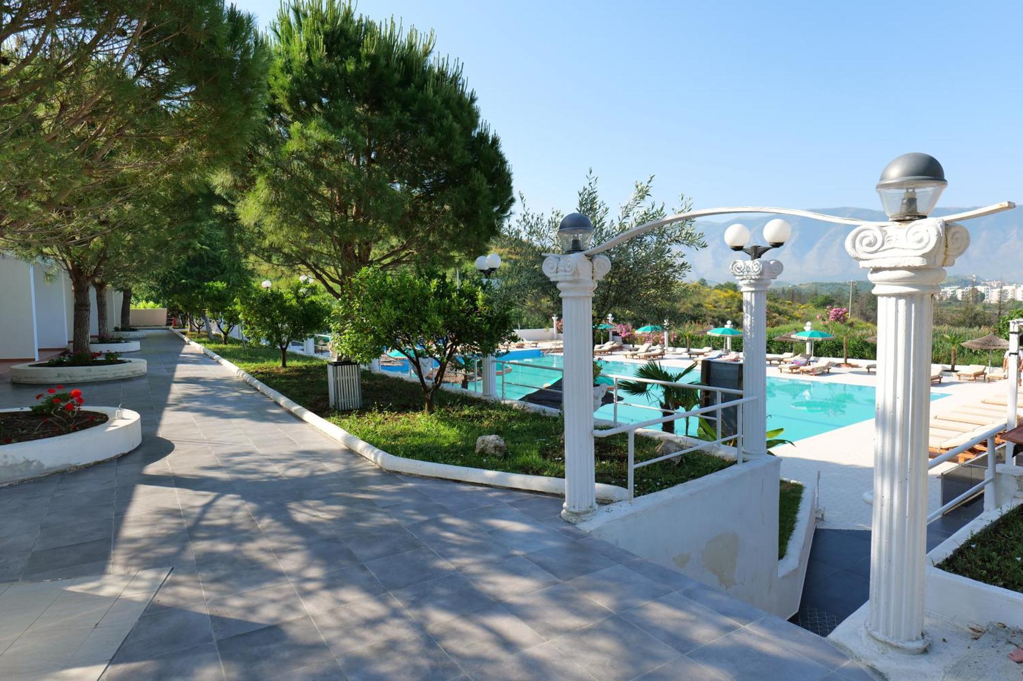 Edva Resort Radhimë Exterior foto