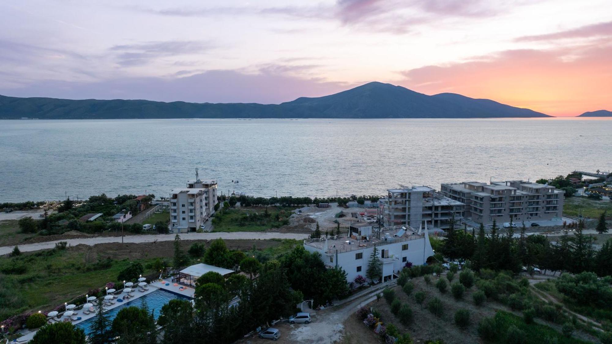 Edva Resort Radhimë Exterior foto