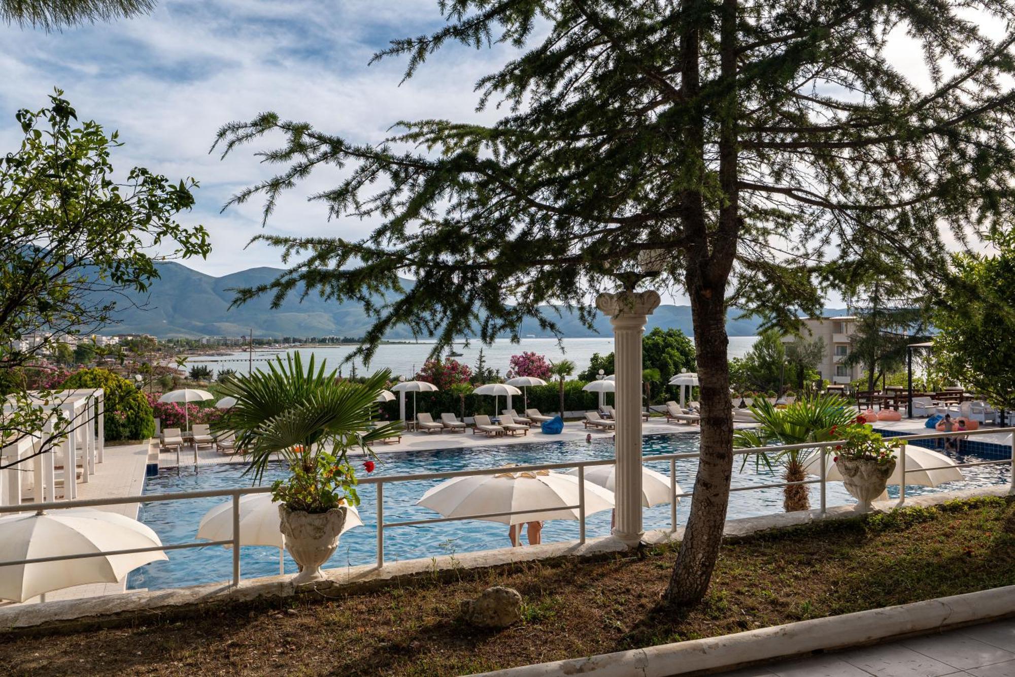 Edva Resort Radhimë Exterior foto
