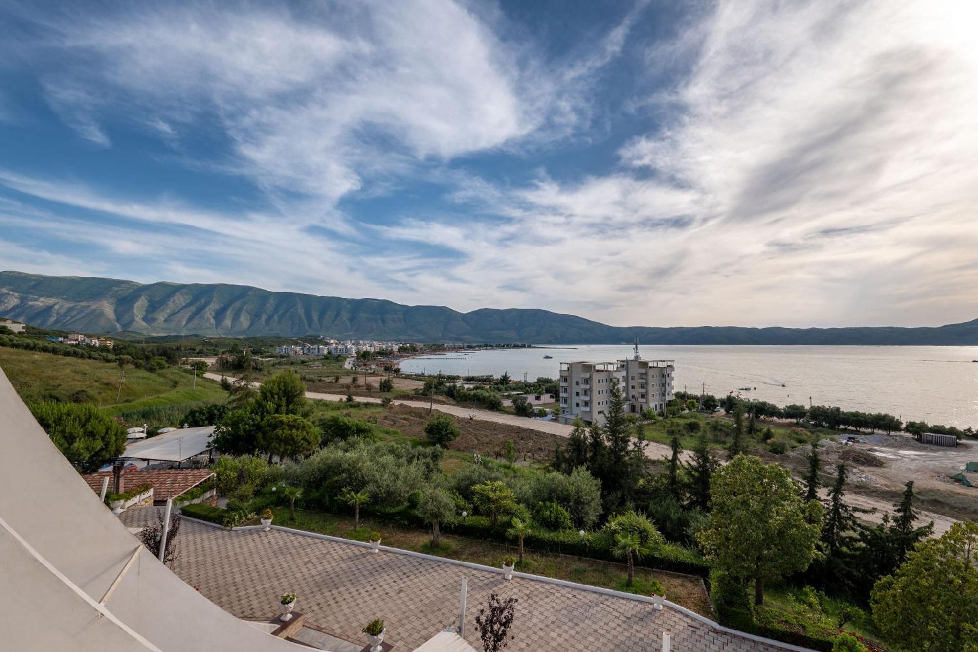 Edva Resort Radhimë Exterior foto